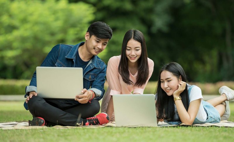 students-1807505_1920